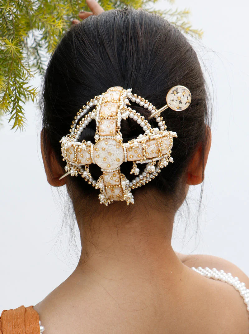 Regal Traditional Pearl Hair Bun