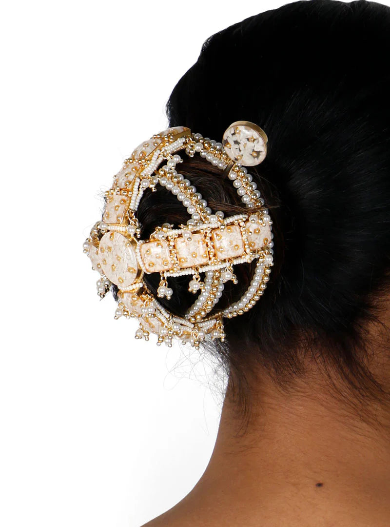 Regal Traditional Pearl Hair Bun