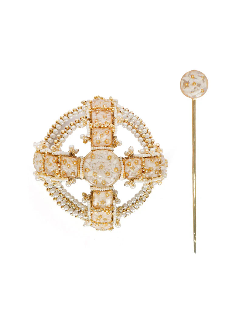 Regal Traditional Pearl Hair Bun