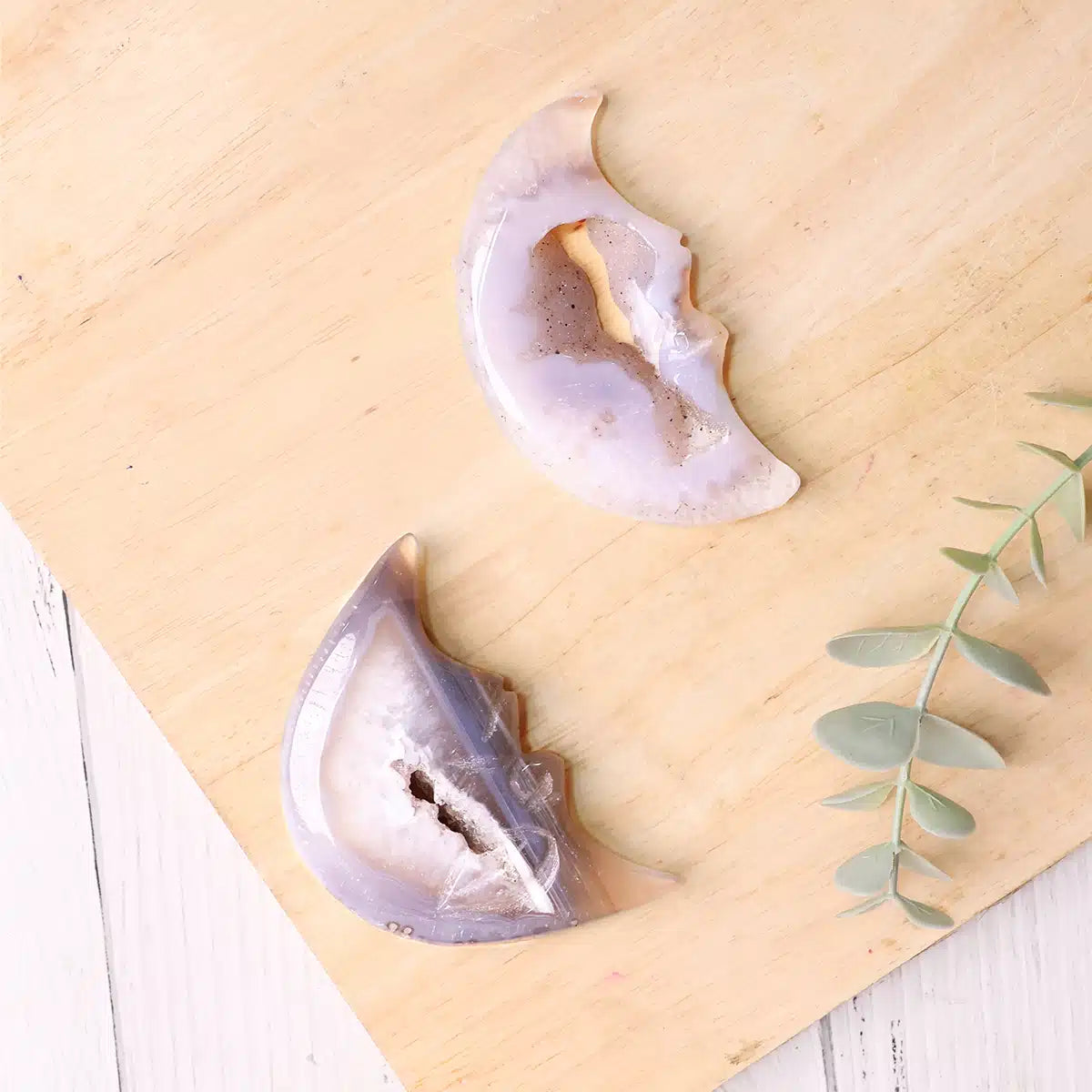 Agate Half Moon Face With Stand