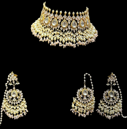 White Kundan Jewelry Set